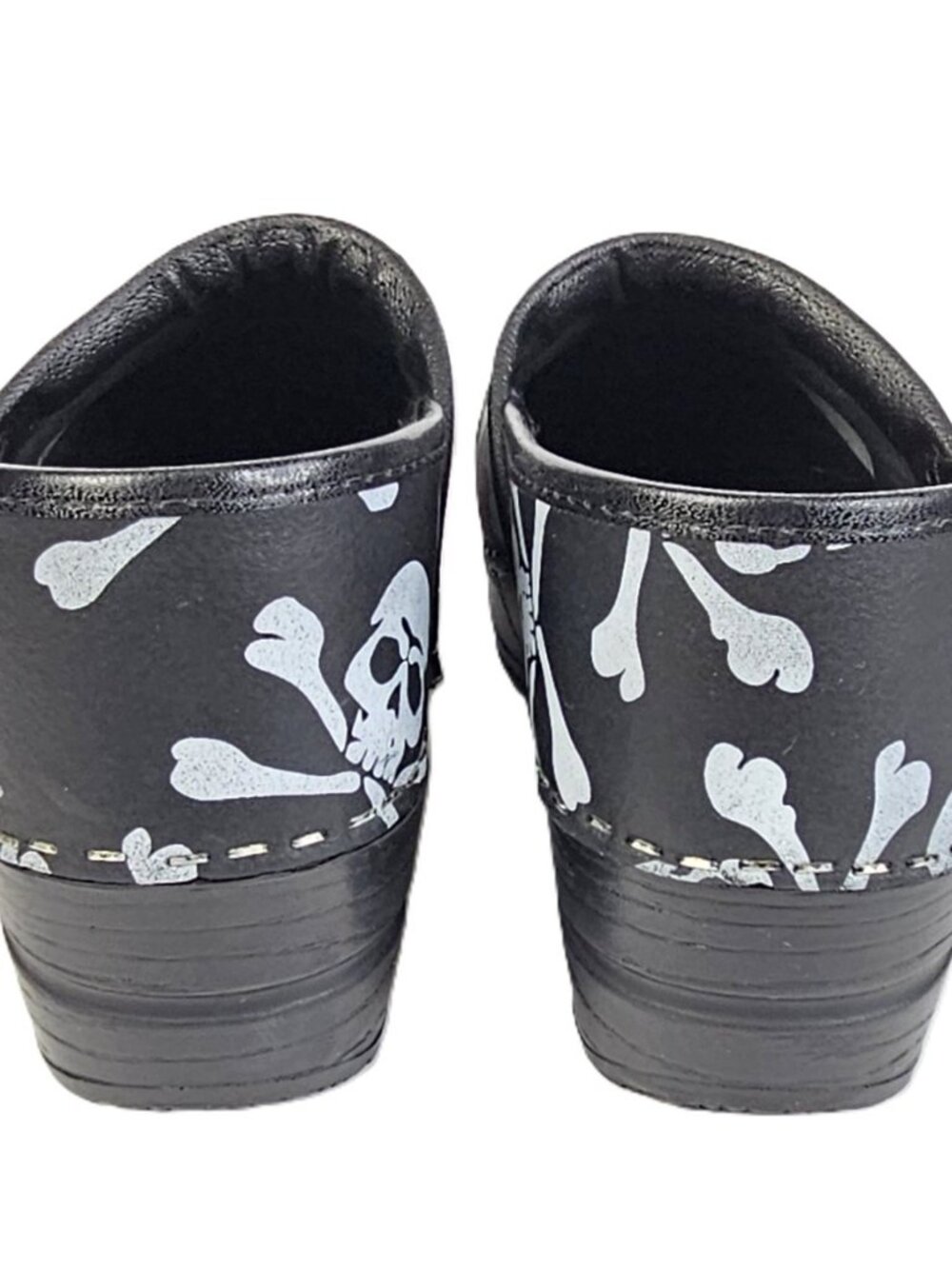 Sanita Women's Clogs EU 38 Black Skull Crossbones Slip-On Comfort Shoes - Picture 2 of 11